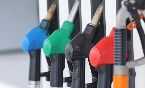 Собственик на бензиностанция: Няма проблем с доставките на горива, но цените ще скочат 