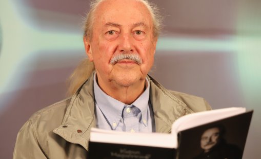 Откриват паметна плоча пред дома на Кирил Маричков