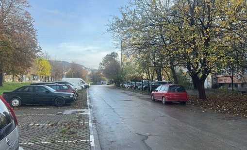 Различна гледна точка за Зелената зона в кв. "Чайка": Празни паркоместа - кеф голям!