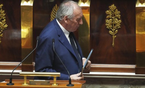 Падна френското правителство