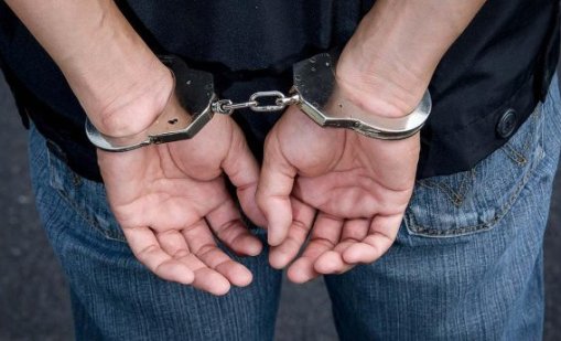 Двама румънци откраднаха 14 парфюма от варненски магазин