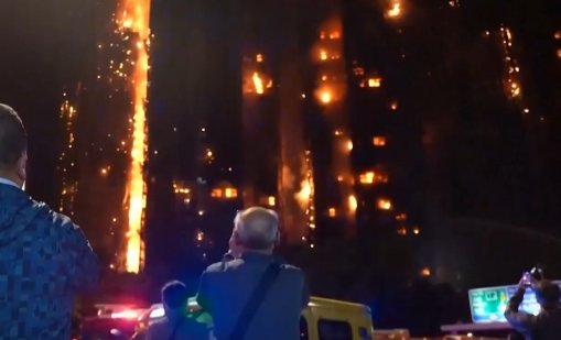 Най-малко 55 души загинаха при пожар в жилищни блокове в Хонконг