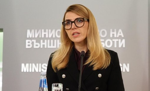 Министър Петрова ще посрещне във Варна френския министър за Европа и външните работи Жан-Ноел Баро