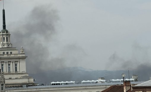 Жегите разпалиха пожари на няколко места в страната