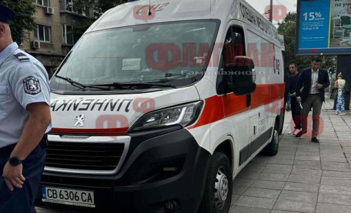Общински съветник от ГЕРБ припадна по време на честванията в Бургас