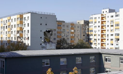 Мощна експлозия в блок в Букурещ, загинали са трима 