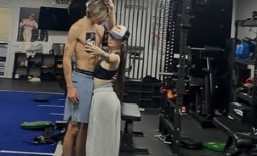 Нова звездна двойка у нас: Никола Цолов пусна снимки с певицата Крисия