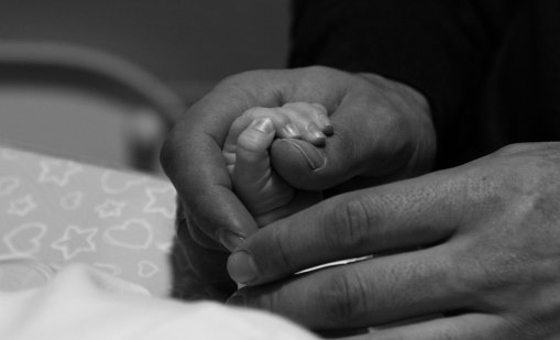 До дни ще се родят първите бебета, създадени с помощта на изкуствен интелект 