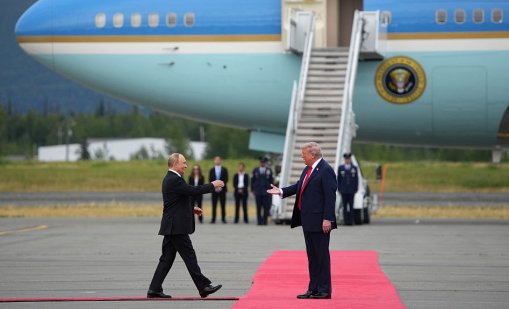Двойник на Путин ли се срещна с Тръмп?