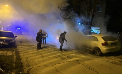Подпалиха колите на жена в София (СНИМКИ/ВИДЕО)