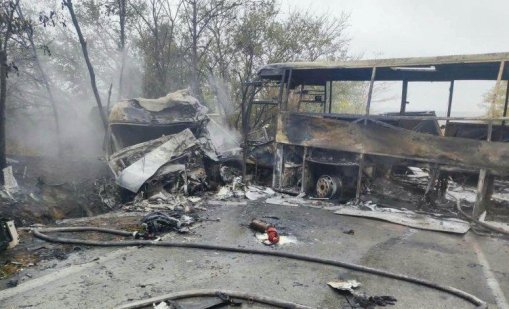 Огнен ад на пътя Русе &ndash; София: Автобус с 38 пътници се заби в горящи камиони