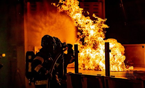 Голям пожар пламна в рибарско селище до с. Константиново