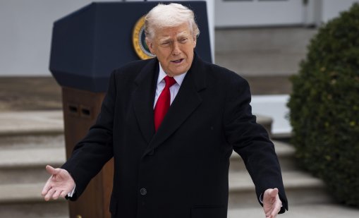 Как Тръмп се възползва от президентството за да печели пари