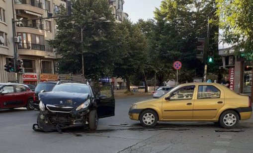 Тежка катастрофа рано сутринта във Варна