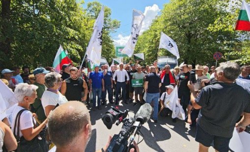 Ситуацията в Сопот ескалира: Задържаха привърженик на "Възраждане"