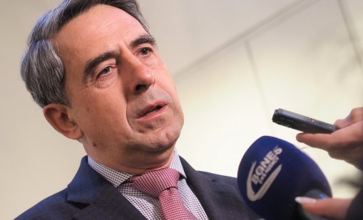 Плевнелиев: Правителствата се свалят в София, но се избират в страната