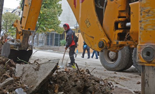 Удължиха срока за благоустрояване на междублокови пространства, детски, спортни площадки и улици във Варна