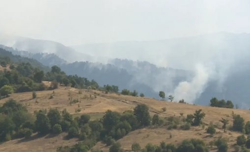 Продължава борбата с пожара в Рила