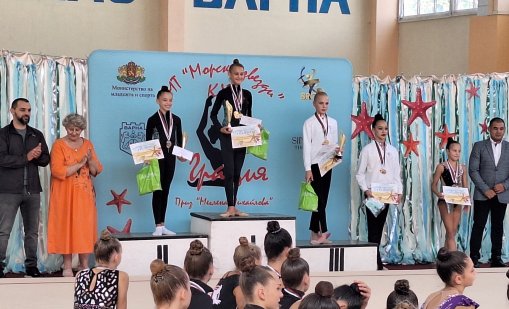 400 състезателки от 15 клуба в страната се пуснаха в турнира "Морски звезди" във Варна