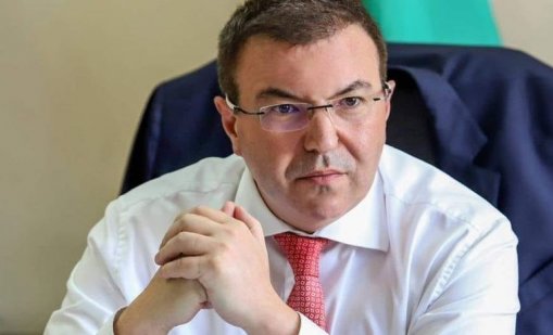 Ангелов иска забрана на социалките за деца под 15 години