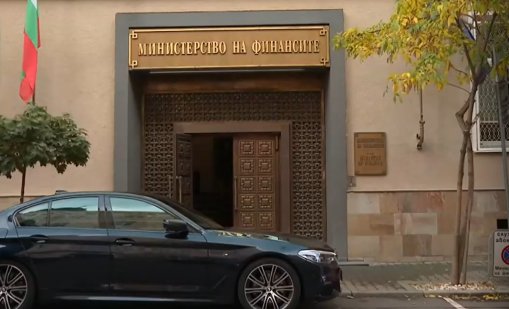 Минимум 10% ръст на заплатите поискаха синдикатите от финансовия министър