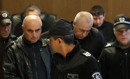 Срещу гаранция пуснаха от ареста служителите на ДАИ от казуса с Роби Уилямс 