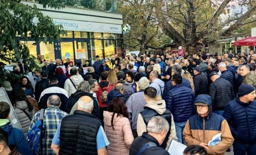 Квартал "Чайка" на протест: 2800 паркоместа за 12 хил. жилища са недостатъчни ВИДЕО