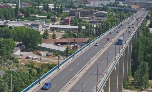 Аспаруховия мост стана на 49 години