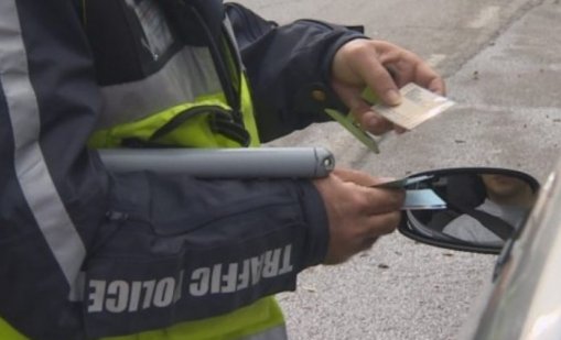 Украинец опита да подкупи полицаи във Варна