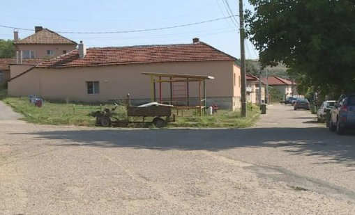 Почина момчето, прегазено умишлено от пастрока си