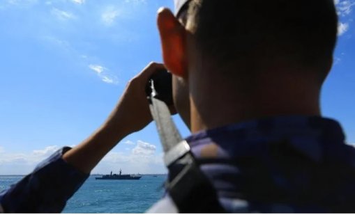 Извънредно! Кораб потъва в Черно море на километри от България, има загинал моряк