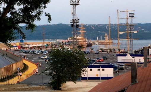 Концерт спира временно движението в района на Морска гара