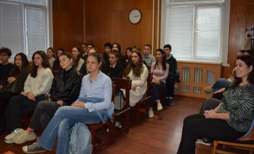 Гимназисти се запознаха отблизо с работата на магистратите във Варна