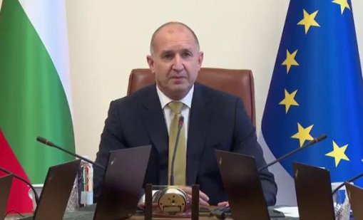 Радев: Атаката срещу цивилни кораби в Черно море е грубо погазване на международното право 