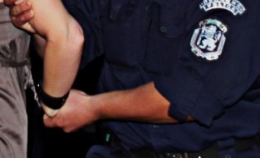 52-годишна варненка нахлу с пистолет в магазин и задигна 400 лева