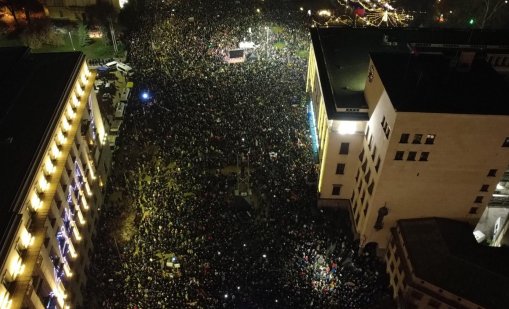 Младите от протеста: Писна ни да гледаме това, да си мислим, че сме слаби