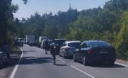 Задръствания по пътя Варна-Бургас заради катастрофи