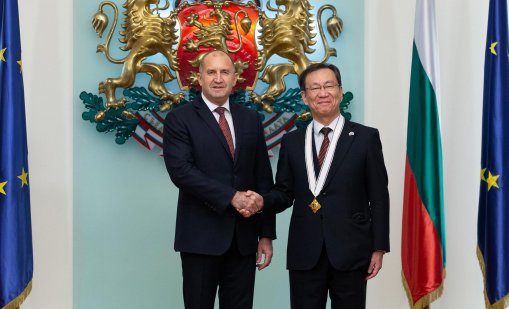 Радев удостои посланика на Япония с орден