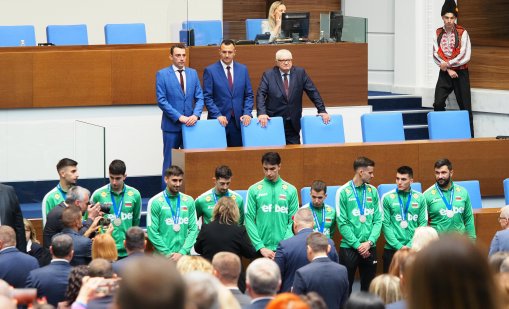 Волейболните национали отидоха в парламента
