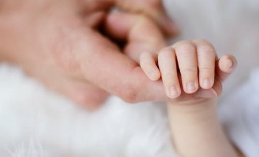 Разследват смъртта на 5-месечно бебе