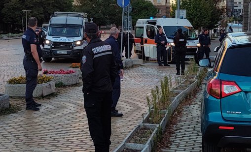 Полицай почина докато охранява протеста пред Народното събрание