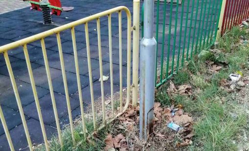 Дете е в болница след токов удар от стълб до детска площадка във Варна