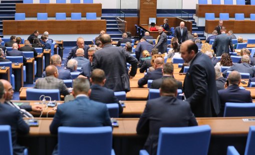 Тежки санкции за джигитите, които карат пияни или друсани