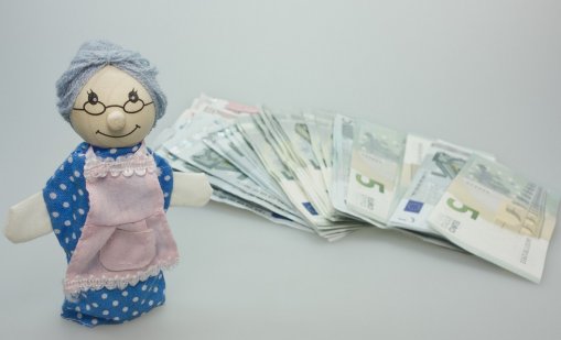 Минималната пенсия ще е  679 лв. от другата година, колко е в евро? 