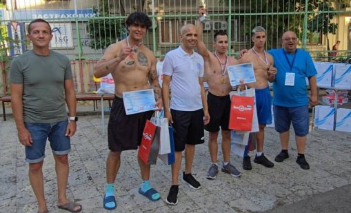 Русенци спечелиха първото място националния турнир по Стрийт фитнес във Варна (СНИМКИ)