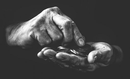 Работещите българи са изложени на най-голям риск от бедност в ЕС 