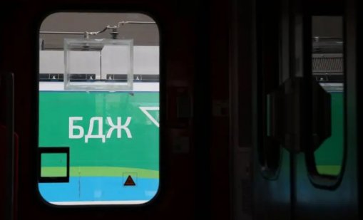 Паднали дървета спряха редица влакове 
