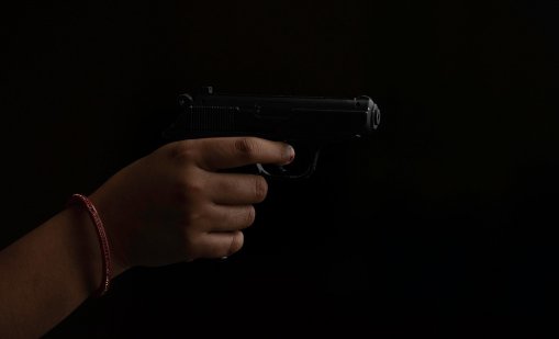 Русенец заплаши младеж от Варна с пистолет и го обра