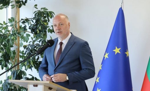 Желязков: Хората не трябва да бързат да си обменят отсега левовете в евро