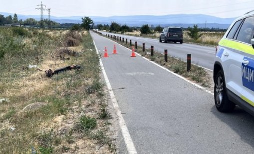 Възмездие с висше: Кола помете изнасилвач на тротинетка